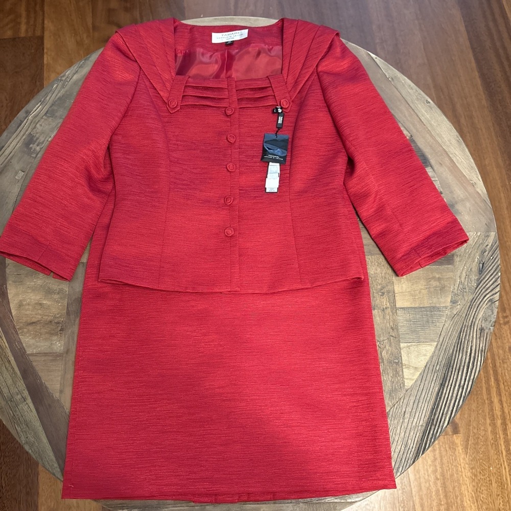 NEW Tahari ASL Red Skirt Suit Size 4P Two Piece Set Textured 3/4 Sleeves $280
